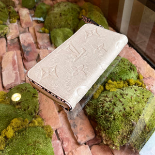 LOUIS VUITTON Empreinte Monogram Giant Wild At Heart Zippy Wallet