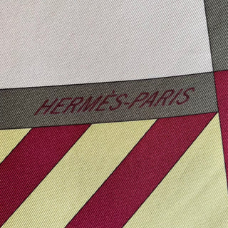 HERMES Gemometrie Cretase Silk Scarf