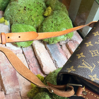 LOUIS VUITTON Cartouchiere Brown Monogram Canvas Vintage Crossbody Bag