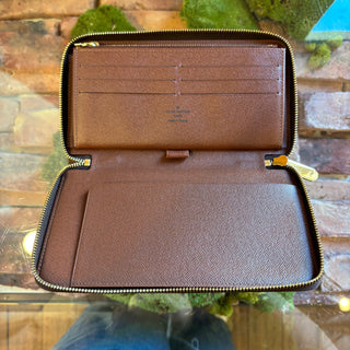LOUIS VUITTON Monogram Canvas Wallet Zippy Organizer