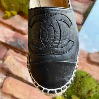 CHANEL CC Black Leather Espadrilles SZ 36 (US 6)