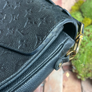 LOUIS VUITTON Pochette Metis Empreinte Black Leather Shoulder Bag