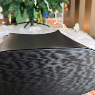 LOUIS VUITTON Verseau Black Epi Leather Shoulder Bag