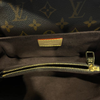 LOUIS VUITTON Pochette Métis East West Monogram Brown Canvas Crossbody Bag