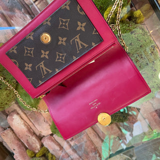 LOUIS VUITTON Flore Wallet Fuchsia Monogram Chain Crossbody