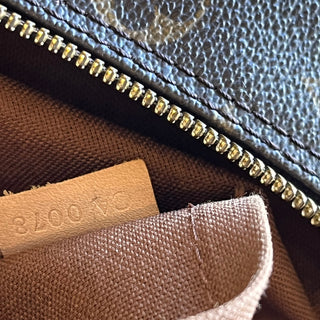 LOUIS VUITTON Sac Bosphore Brown Monogram Messenger Bag