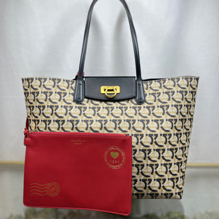 FERRAGAMO Gancini Tote W/ Cosmetic Pouch TS3712