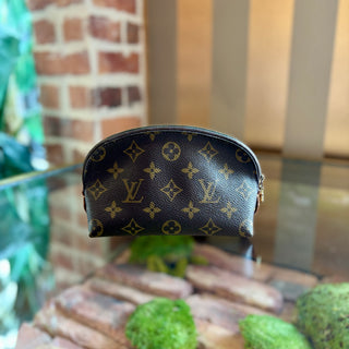LOUIS VUITTON Monogram Cosmetic Pouch