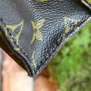 LOUIS VUITTON Vintage LV Monogram Toiletry Pouch