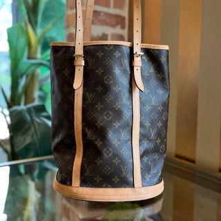 LOUIS VUITTON GM Brown Monogram Canvas Bucket Bag