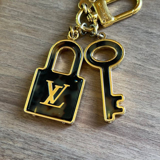 LOUIS VUITTON Confidence Brown Tortoise Shell Enamel Gold-Tone Padlock Bag Charm