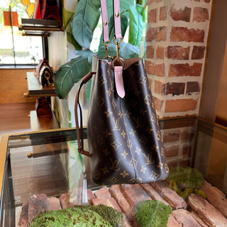 LOUIS VUITTON Neonoe MM Rose Poudre Monogram Canvas Bucket Bag
