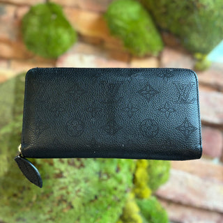 LOUIS VUITTON Mahina Zippy Wallet