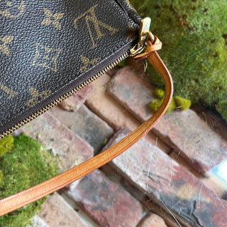 LOUIS VUITTON Pochette Accessories Vintage Brown Monogram Canvas Shoulder Bag