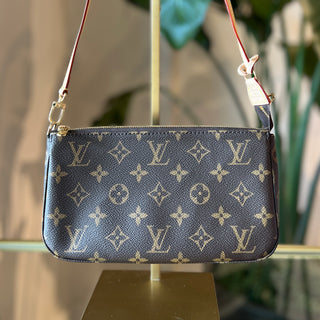 LOUIS VUITTON Monogram Pochette