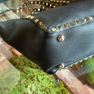 VALENTINO GARAVANI Rockstud Medium Black Pebbled Calfskin Tote