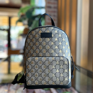 GUCCI Day Small GG Supreme Monogram Bees Print Backpack