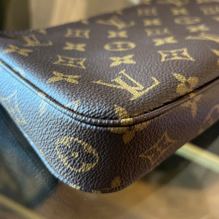 LOUIS VUITTON Monogram Pochette