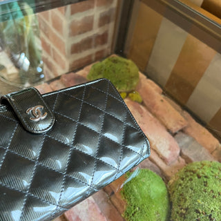 CHANEL Green Patent Leather Wallet