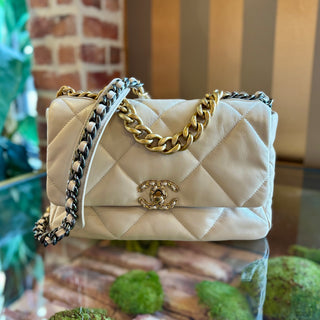 CHANEL Large 19 Flap Bag