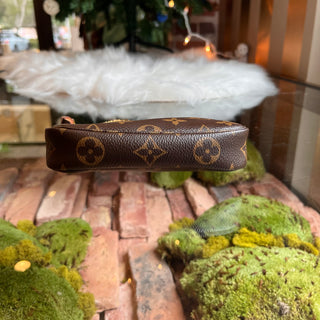 LOUIS VUITTON Mini Pochette Accessories Monogram Canvas Pouch