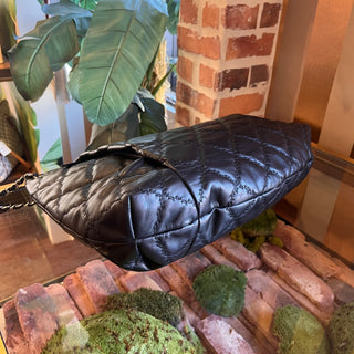 CHANEL Hampton Double Stitch Black Quilted Leather Shoulder Bag