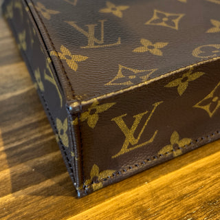 LOUIS VUITTON Monogram Petit Sac Plat