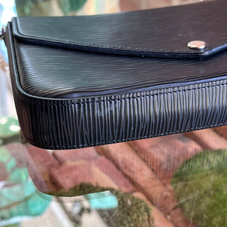 LOUIS VUITTON Felicie Pochette Black Epi Leather Crossbody