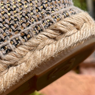CHANEL CC Gold Black Tweed Grosgrain Espadrilles SZ 41 (US 11)