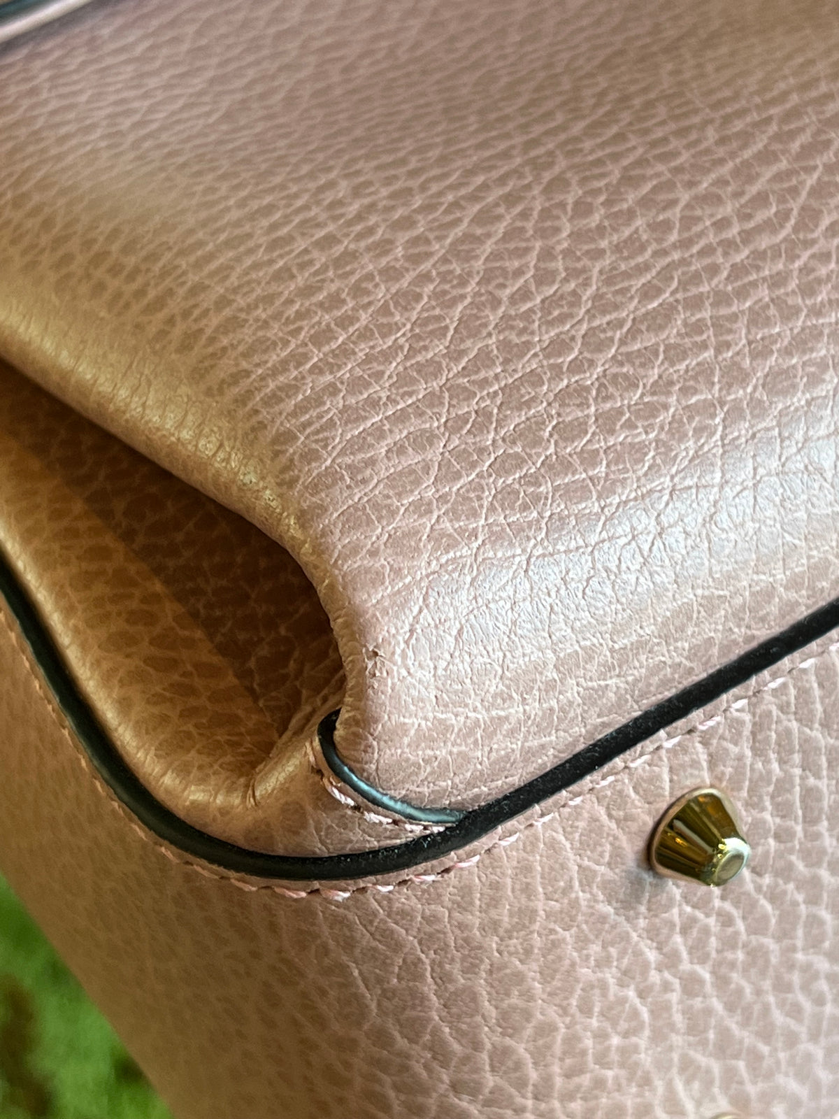 GUCCI Soft Pink Dollar Calfskin Medium Interlocking G Shoulder Bag