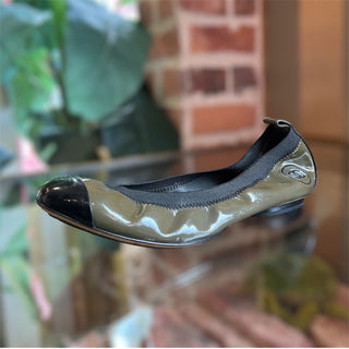 CHANEL Olive Green Black Interlocking CC Logo Patent Leather Grosgrain Ballet Flats SZ37C(7US)