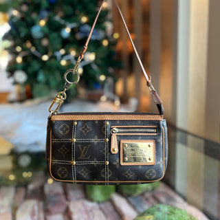 LOUIS VUITTON Riveting Pochette Monogram Canvas Limited Edition Shoulder Bag