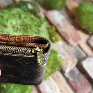LOUIS VUITTON Monogram Canvas Brown Bifold Wallet