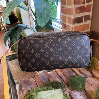 LOUIS VUITTON Neverfull MM Brown Monogram Canvas Tote