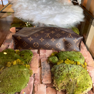LOUIS VUITTON Toiletry 26 Monogram Canvas Pouch