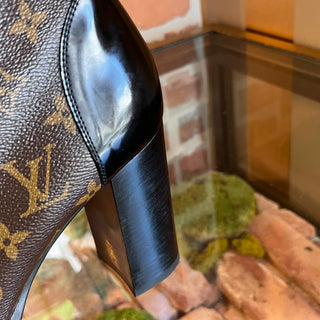 LOUIS VUITTON Star Trail Ankle Monogram Canvas Boots SZ41(11US)