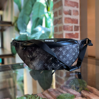 LOUIS VUITTON Discovery Bum Bag Galaxy Eclipse Monogram Canvas Belt Bag