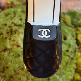 CHANEL CC Black Quilted Lambskin Mule Sandals SZ 39.5 (US 9.5)