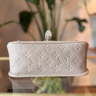 LOUIS VUITTON Dove/Cream Diana