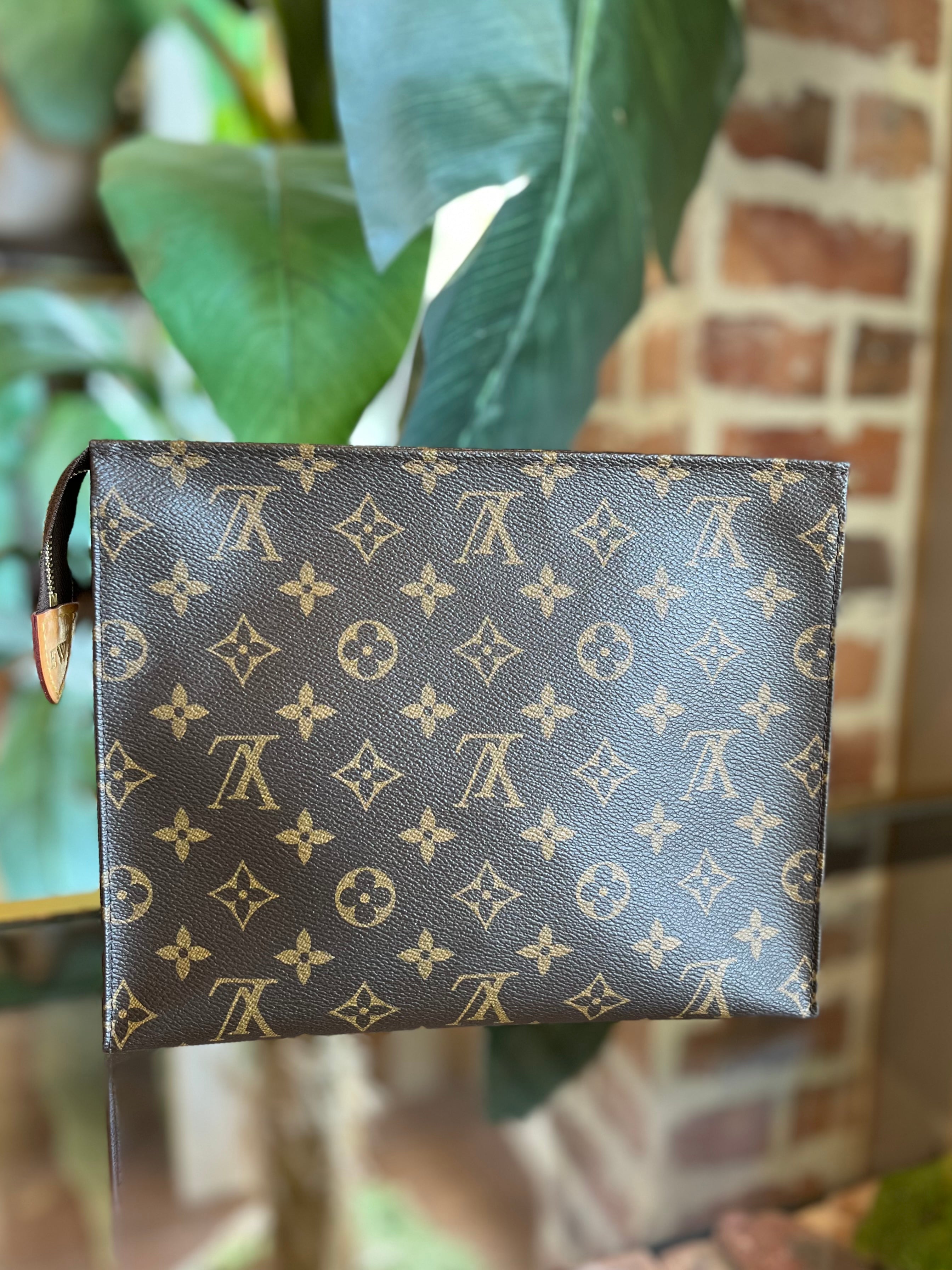 Louis Vuitton Monogram Toiletry Pouch 26 - Brown Cosmetic Bags