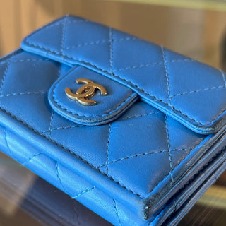 CHANEL Blue Classic Interlocking CC Logo Compact Wallet