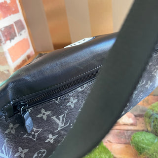 LOUIS VUITTON Discovery Bum Bag Galaxy Eclipse Monogram Canvas Belt Bag