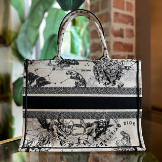 DIOR Book Tote White Black Dior Zodiac Embroidery Tote