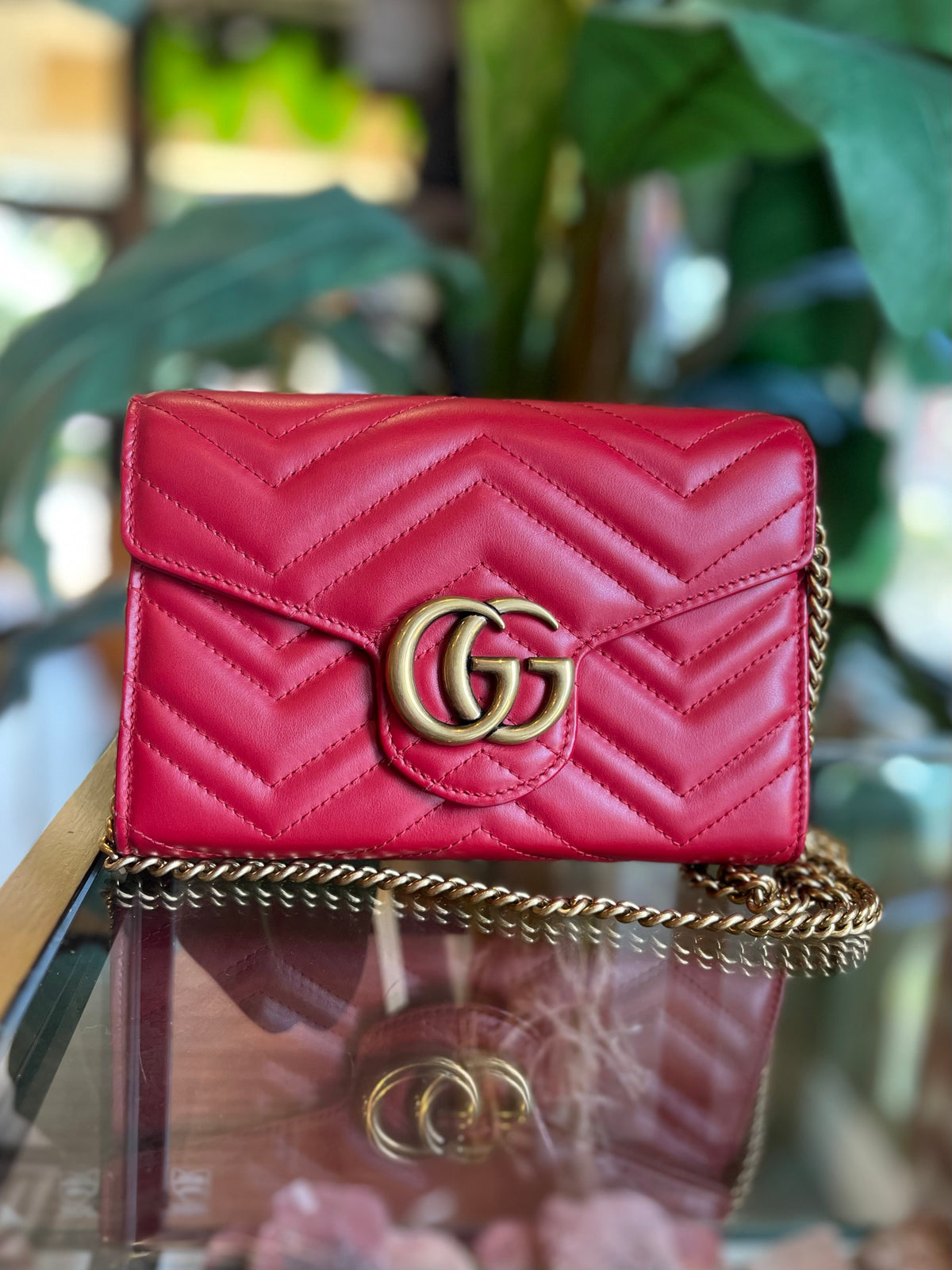 GUCCI Red Matelasse Marmont Wallet on Chain