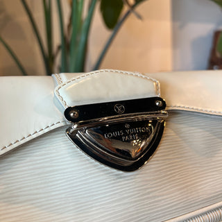 LOUIS VUITTON Epi Pochette Montaigne