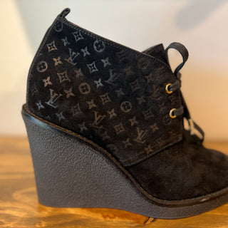 LOUIS VUITTON LV Monogram Suede Lace-Up Boots Size 6.5