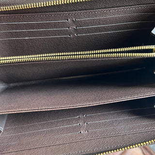 LOUIS VUITTON Damier Ebene Canvas Zippy Wallet