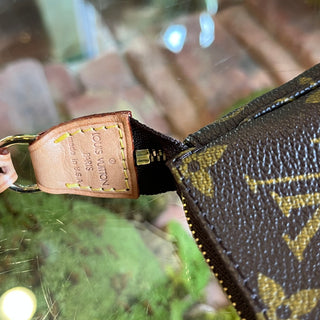 LOUIS VUITTON Pochette Accessories Vintage Brown Monogram Canvas Shoulder Bag
