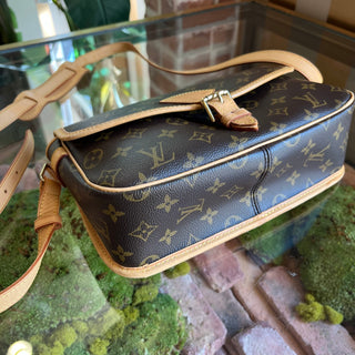 LOUIS VUITTON Diane Vintage Brown Monogram Canvas Crossbody Bag