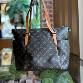 LOUIS VUITTON Totally MM Brown Monogram Canvas Tote